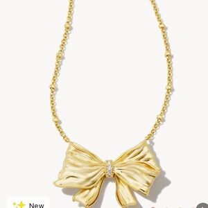 LIMITED EDITION Kendra Scott x
LoveShackFancy Gold Bow Necklace
White Crystal 🎀